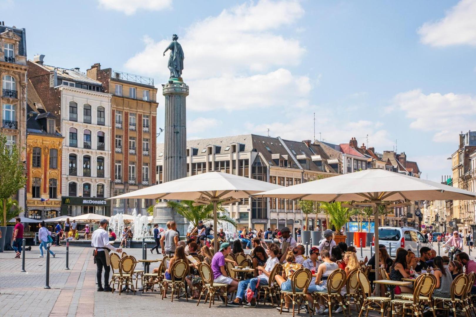 Lille Grand-Place Central Studio Luaran gambar
